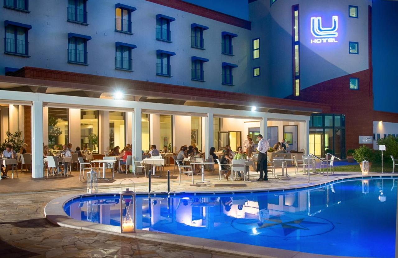 Lu' Hotel Carbonia Exteriör bild